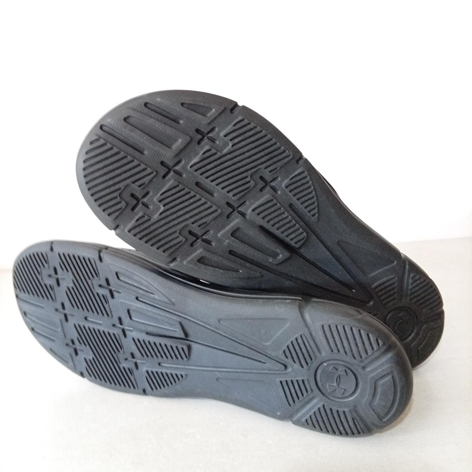 Under Armour , 28 cm