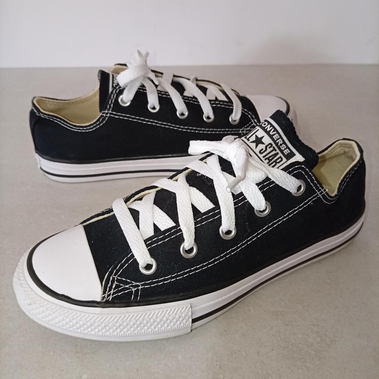 Converse , 35