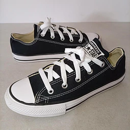 Converse , 35