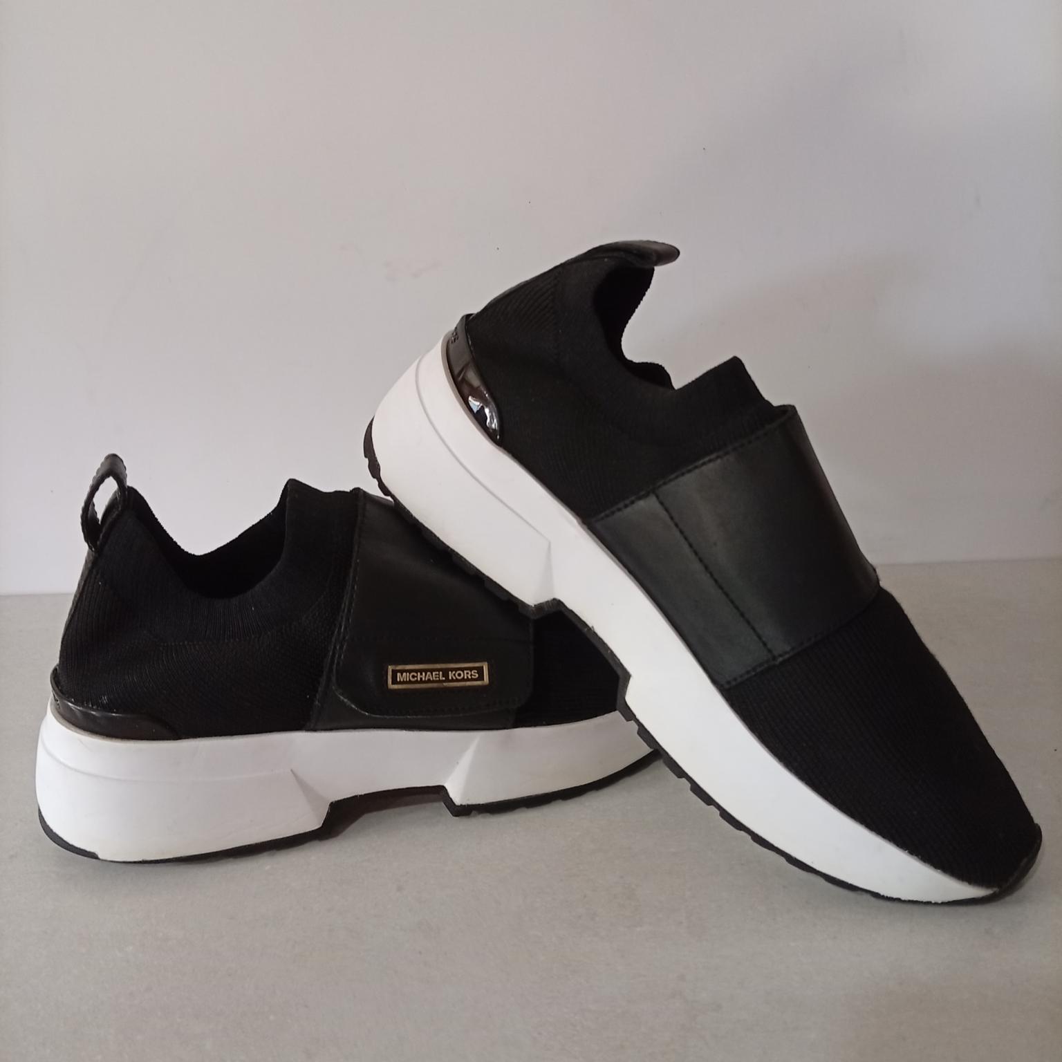 Michael Kors , 38,5