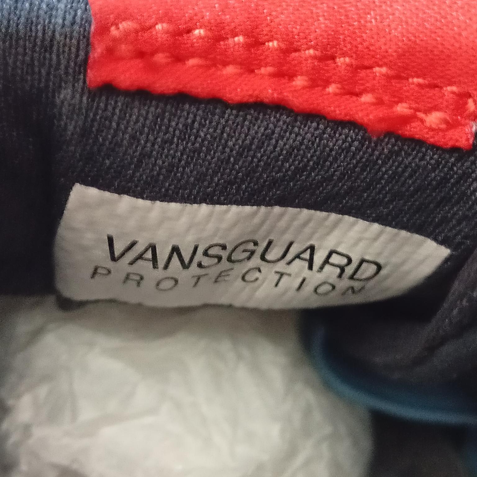 Vans , reno , 37