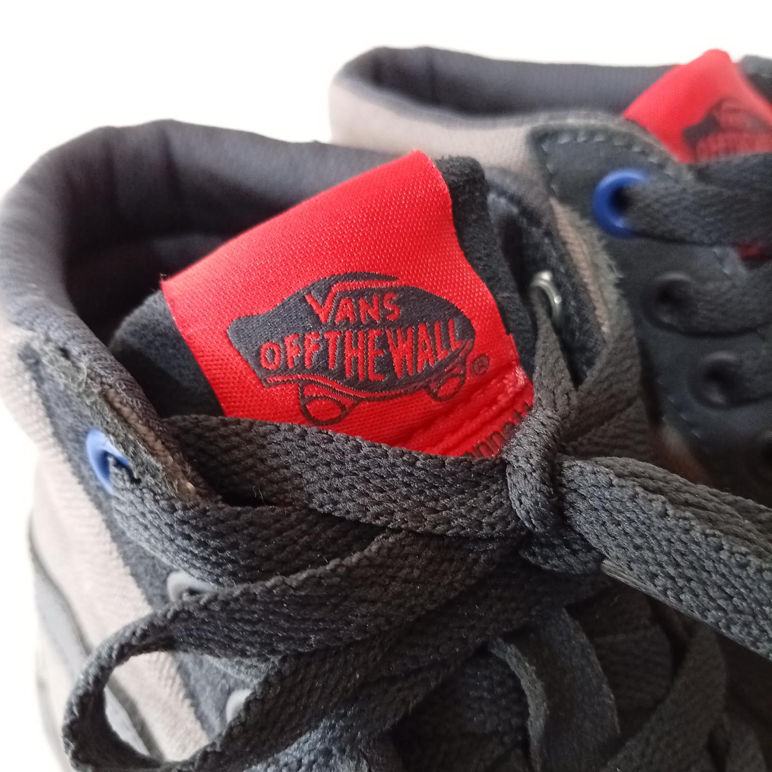 Vans , reno , 37