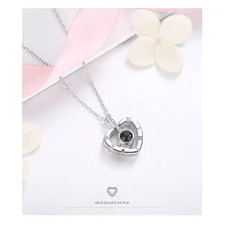 Caleidoscopio de Amor: Collar Proyector en Acero