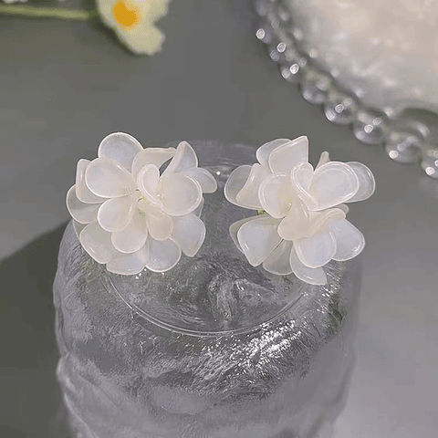 Aros Clip Flor Blancas