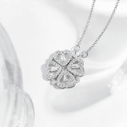 Collar Trébol de Corazones con Brillantes en Acero Inoxidable