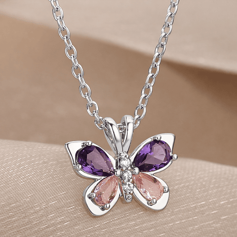 Collar Mariposa Plateado con Piedras en Acero Inoxidable
