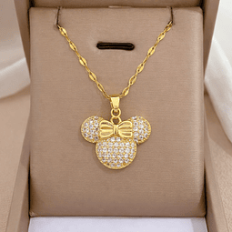 Collar Figura con Brillantes en Acero Inoxidable