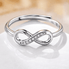 Anillo Infinito de Acero Inoxidable Plateado Ajustable