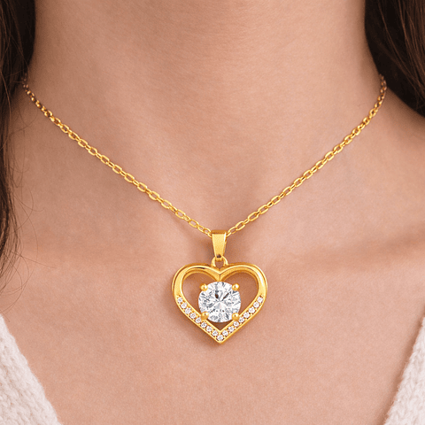 Collar Corazón Brillante con Cadena Dorada