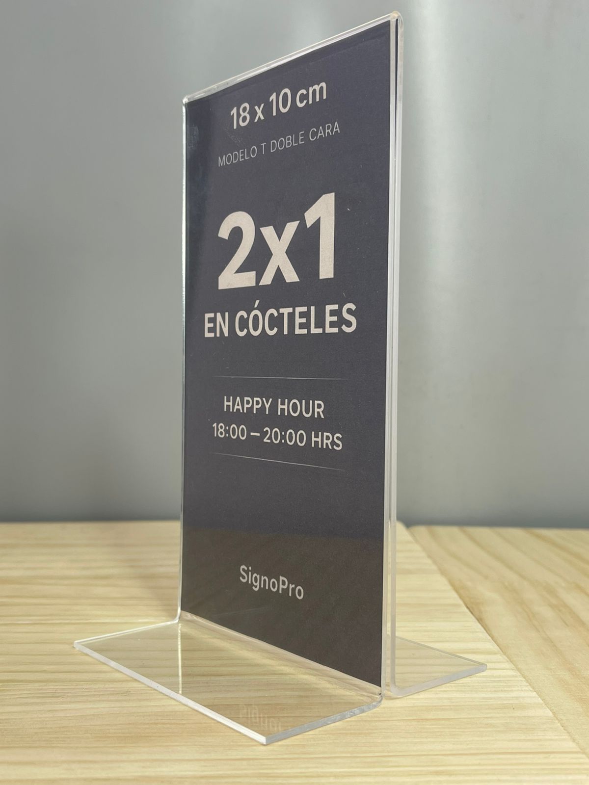 Portamenú Acrílico de Mesa 18 × 10 cm – Modelo T Doble Cara (Pack 10) 4