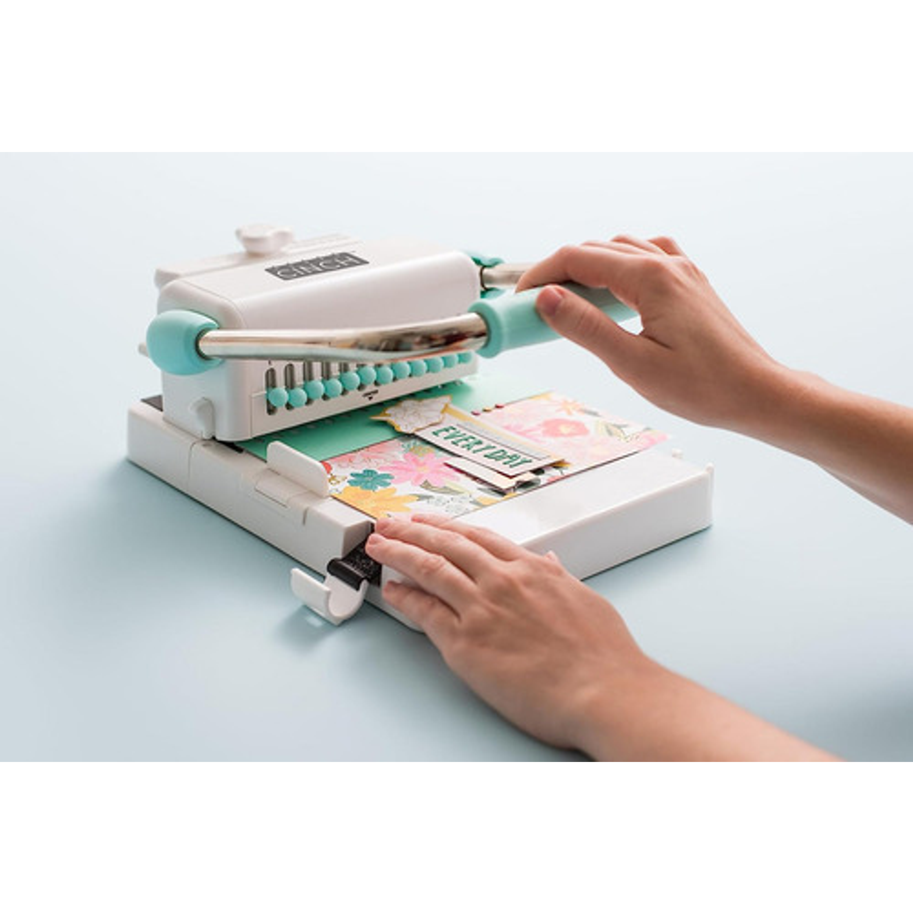 Encadernadora The Cinch We R Memory Furo Redondo Zcm 12