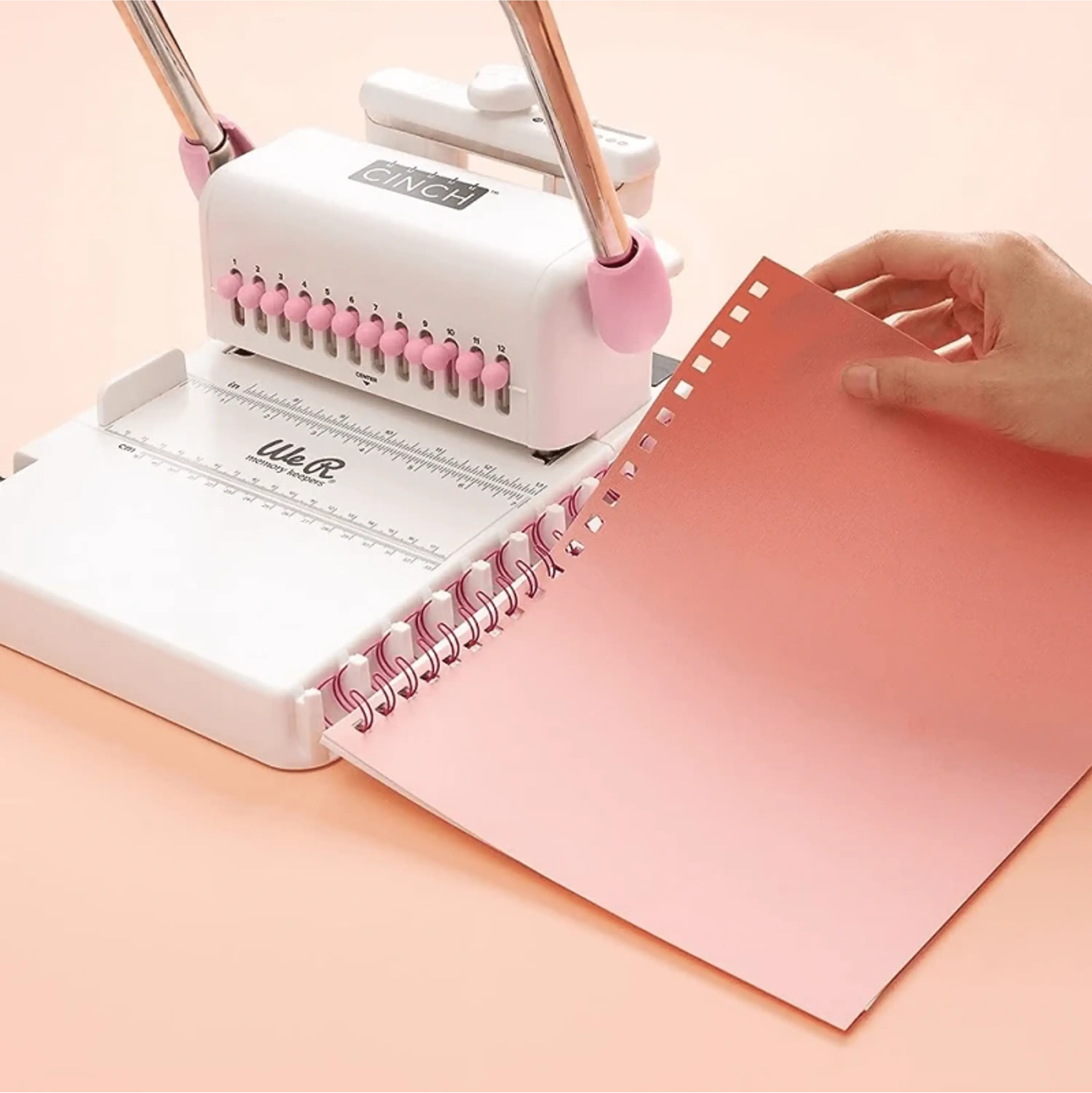 Kit de Encuadernadora Cinch Rosa para emprender - Perforación cuadrada 4