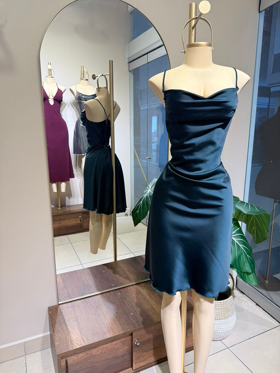 VESTID PILAR SATIN 3