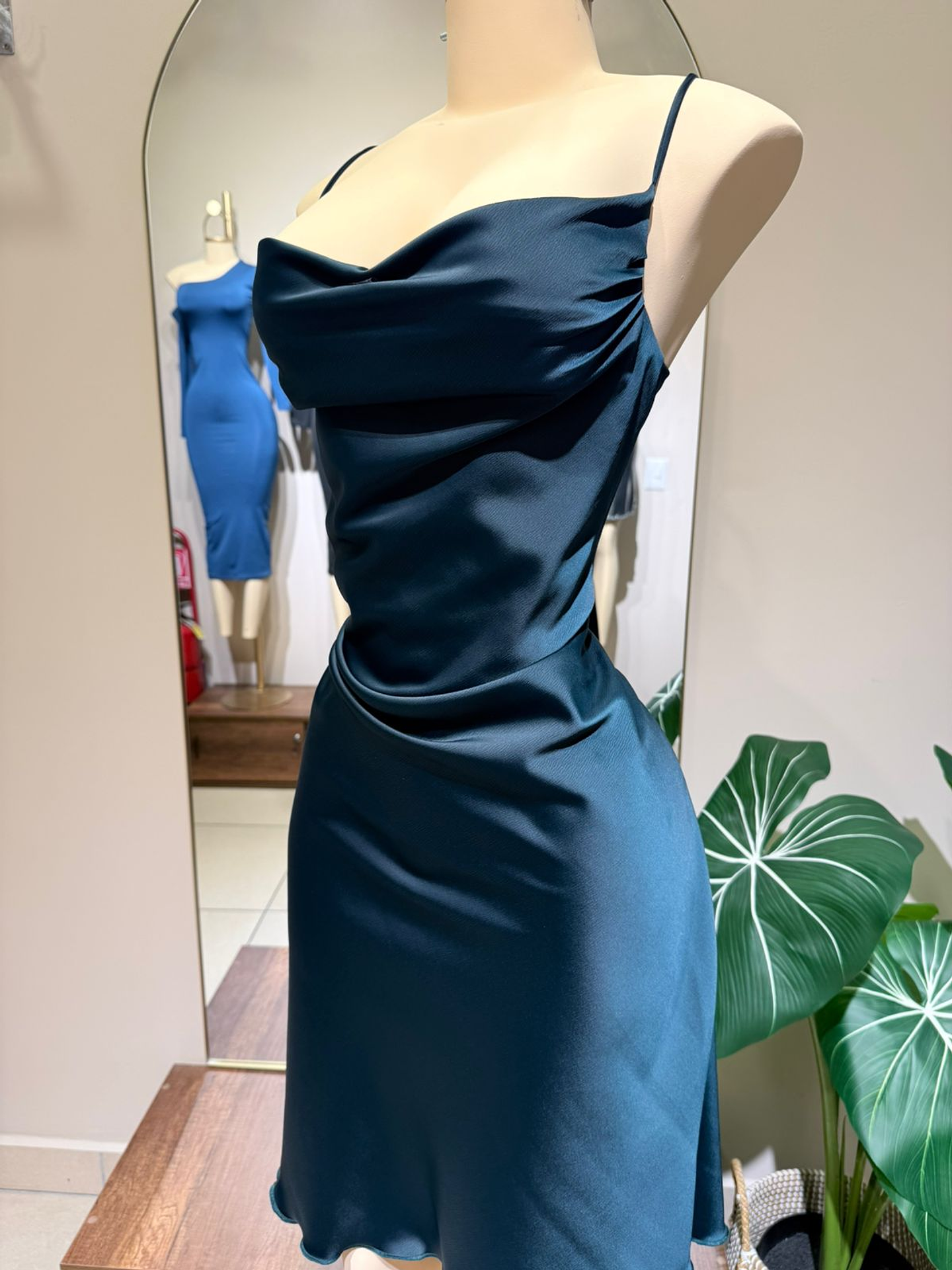 VESTID PILAR SATIN 5