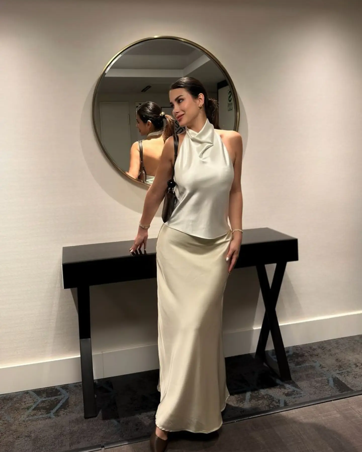 CONJUNTO FALDA NAY SATIN 2