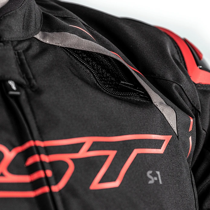 Casaco RST S-1 Preto e Vermelho Motociclista 2