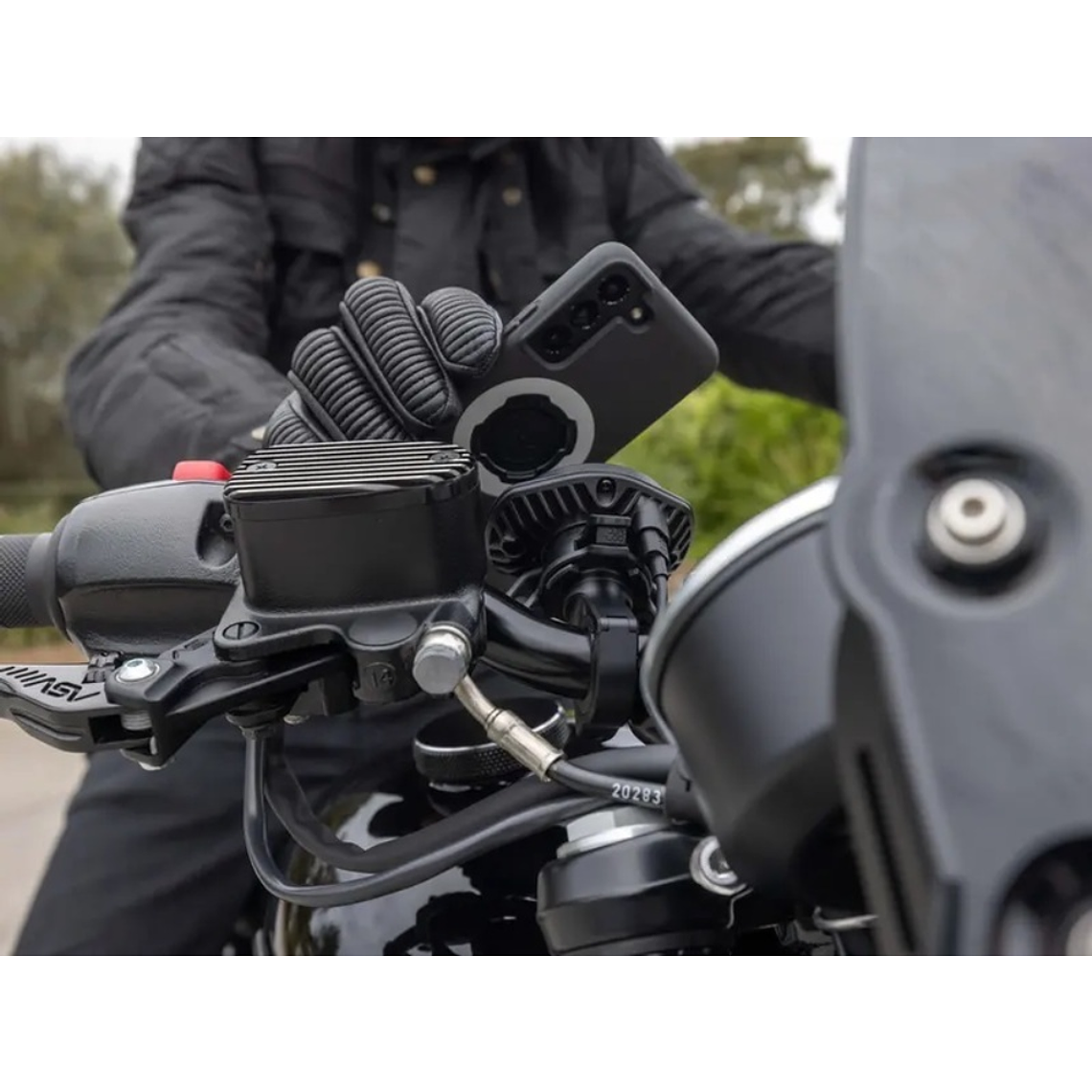 Base de Carregamento Rápido Sem Fios Impermeável V2 - Quad Lock 6