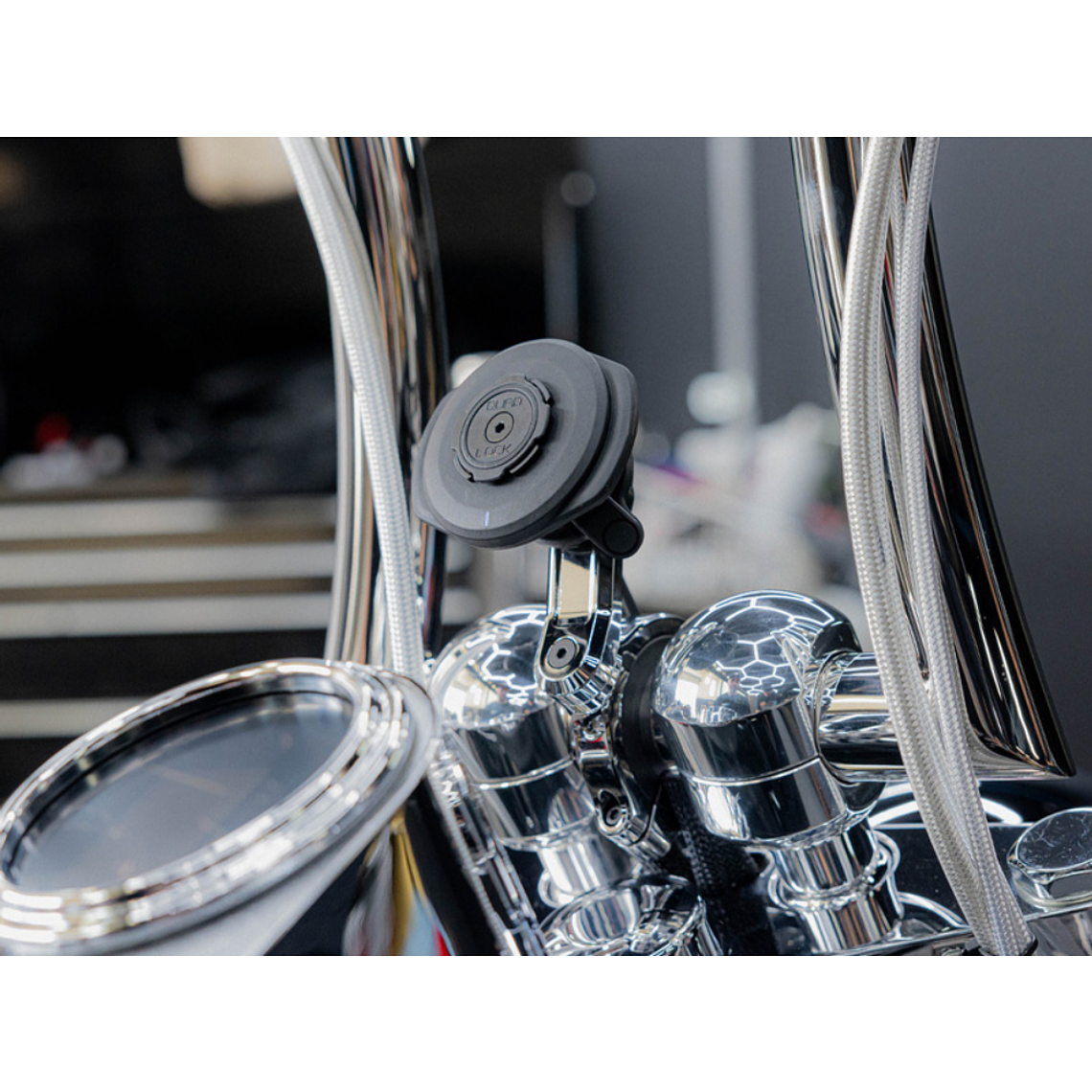 Suporte Telemóvel para Guiador Quad Lock Pro Large (Cromado)  2