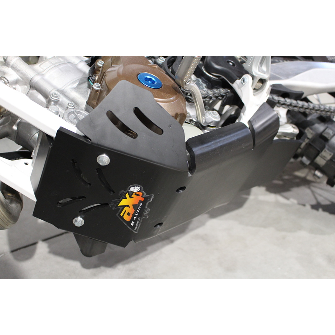 Proteção de Cárter Xtrem AXP Husqvarna AX1425 1