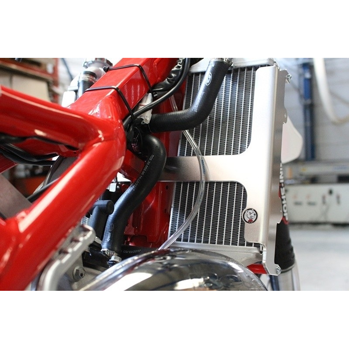 Proteção de Radiador AXP, Alumínio, Vermelha, Beta RR125 1