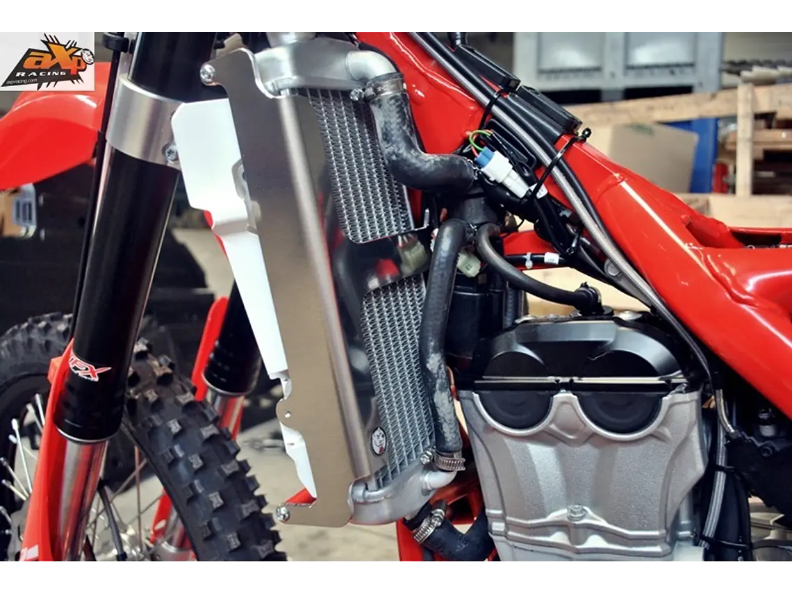 Protetores de Radiador Alumínio Vermelha AXP Beta 350RR / 390RR / 430RR / 480RR 2015-2019 1