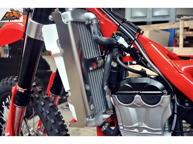 Protetores de Radiador Alumínio Vermelha AXP Beta 350RR / 390RR / 430RR / 480RR 2015-2019 1