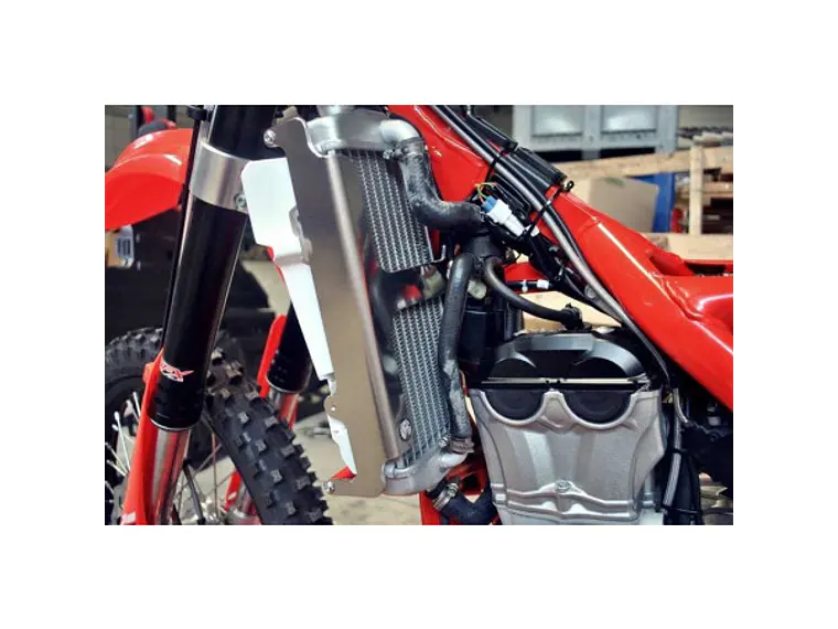 Protetores de Radiador Alumínio Vermelha AXP Beta 350RR / 390RR / 430RR / 480RR 2015-2019 2