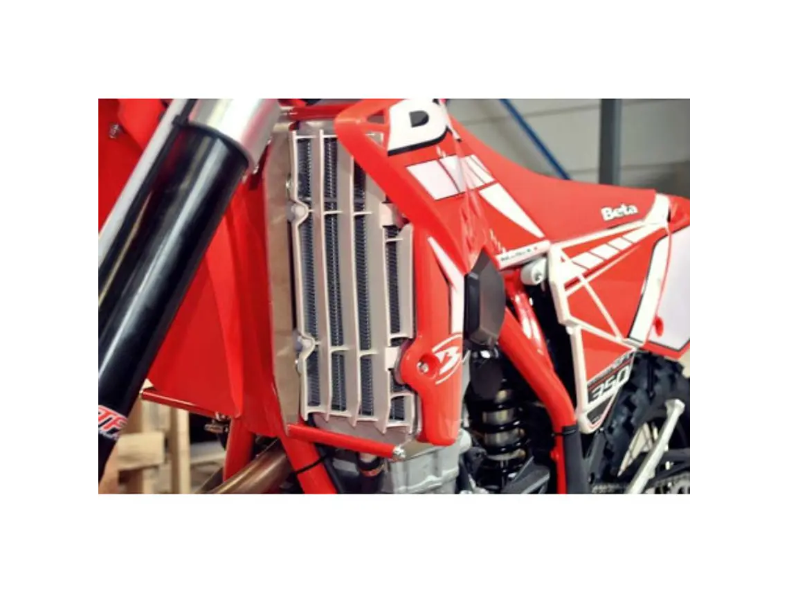 Protetores de Radiador Alumínio Vermelha AXP Beta 350RR / 390RR / 430RR / 480RR 2015-2019 3