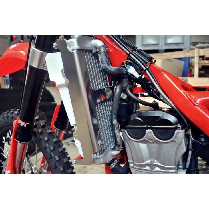 Protetores de Radiador Alumínio Vermelha AXP Beta 350RR / 390RR / 430RR / 480RR 2015-2019 5
