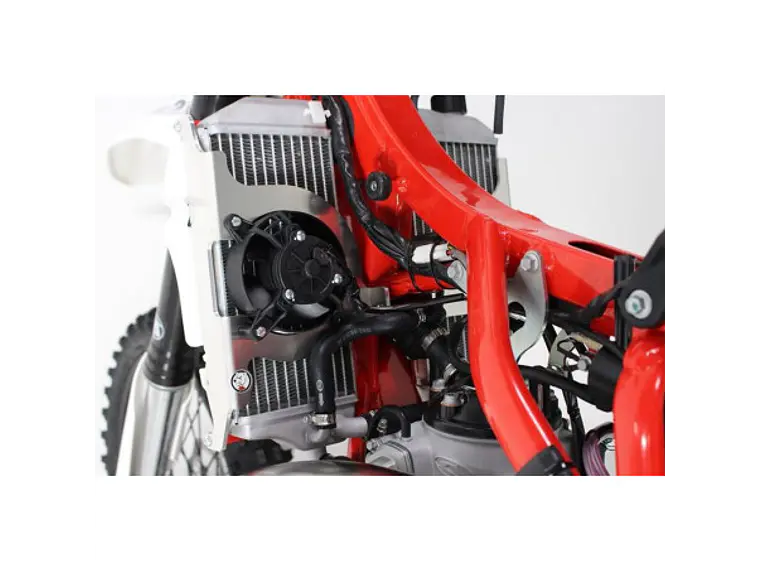 Protetores de Radiador Alumínio Vermelha AXP Beta 125RR / 200RR / 250RR / 300RR / 300RR RACE 2020-2023 4