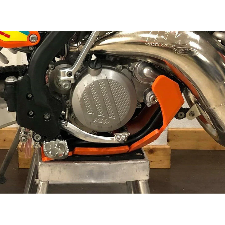Proteção de Cárter AXP Enduro, Polietileno Pead, Laranja KTM 125EXC / 125XCW / 150EXC TPI / 150XCW TPI 2017-2022 1