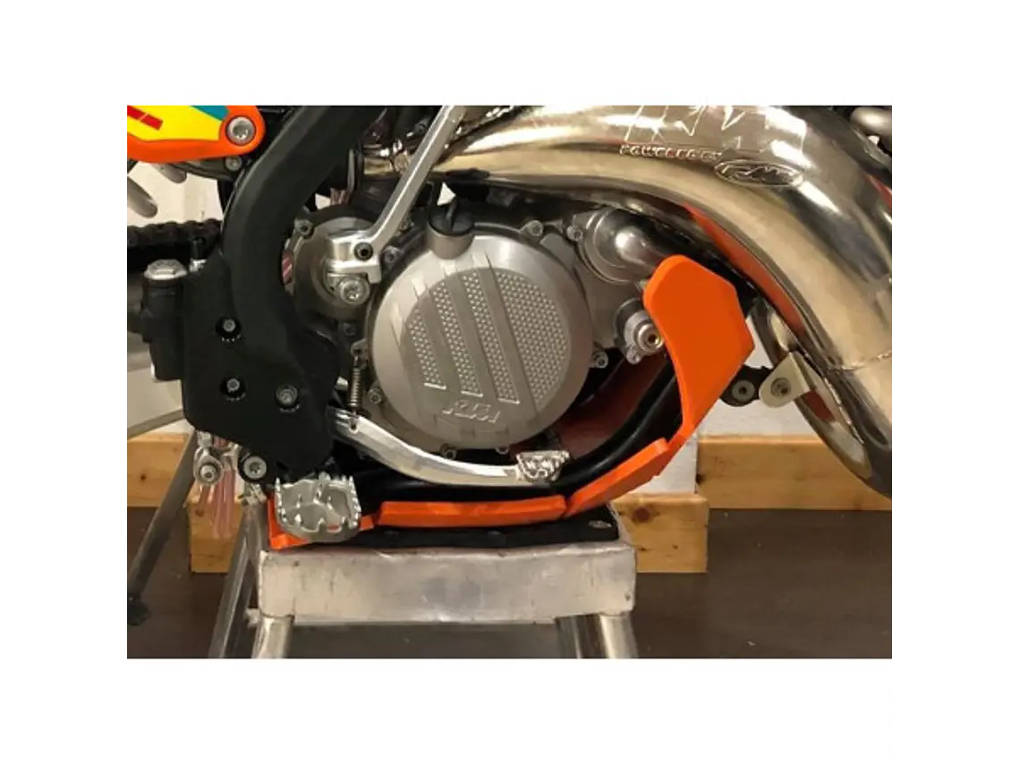 Proteção de Cárter AXP Enduro, Polietileno Pead, Laranja KTM 125EXC / 125XCW / 150EXC TPI / 150XCW TPI 2017-2022 2