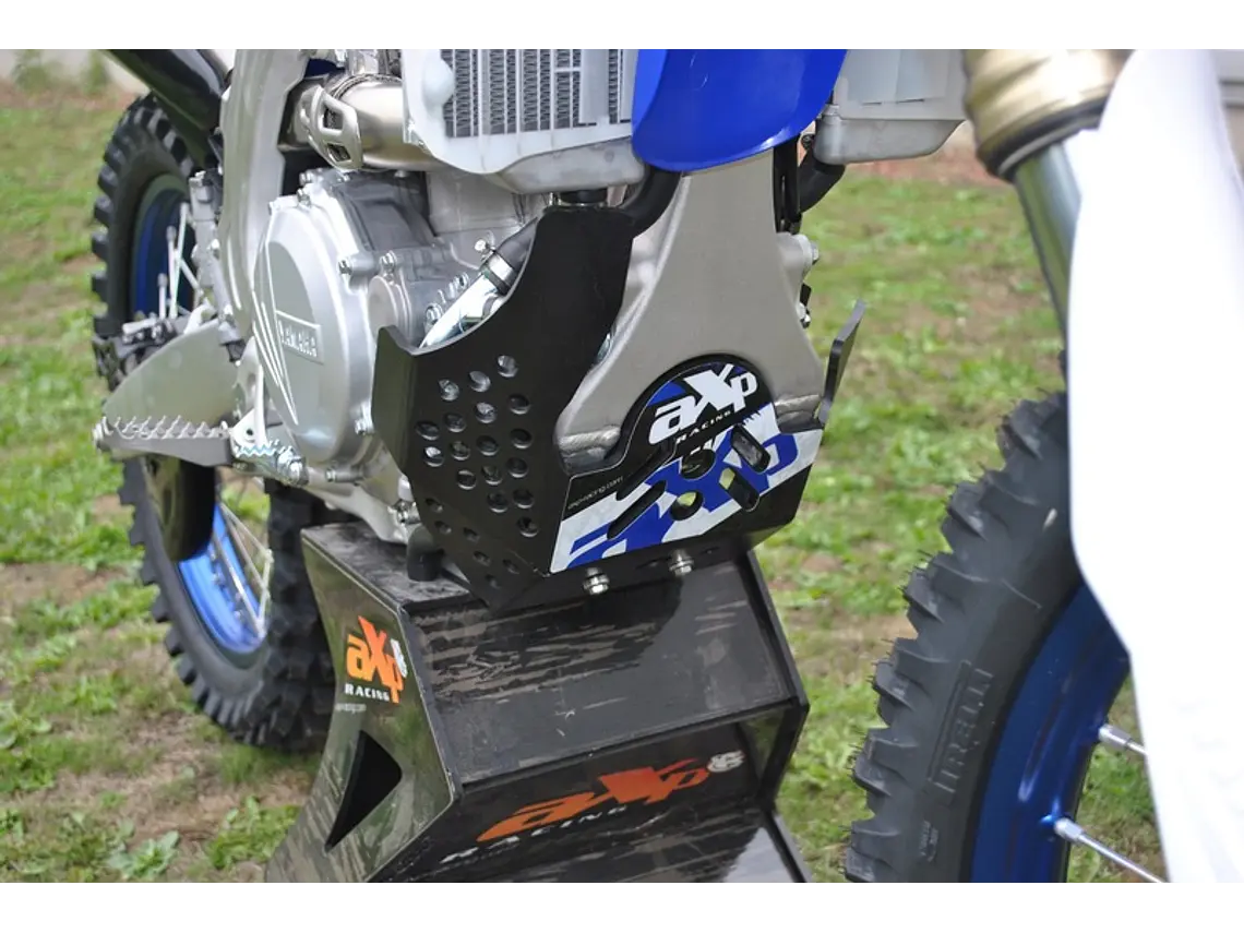 Proteção de Cárter AXP Motocross Fantic XEF450 / XXF450 2021-2025 | Yamaha WR450F / YZ450F / YZ450FX 2018-2022 1
