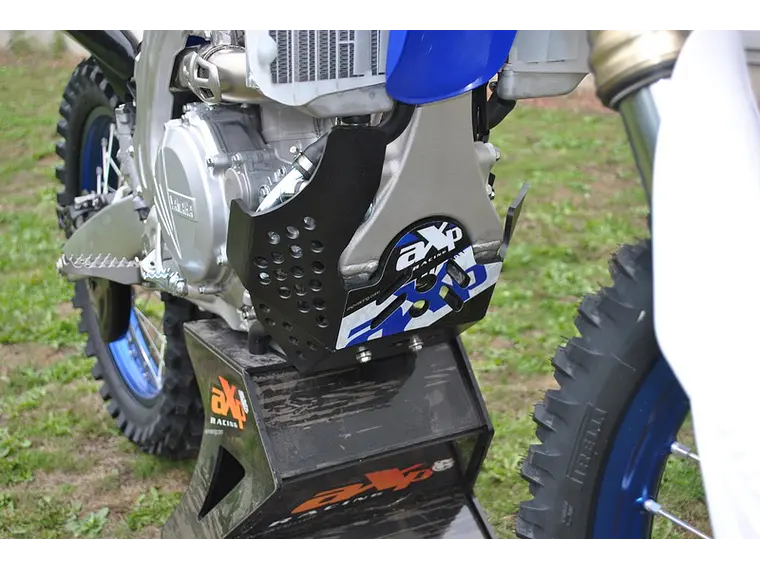 Proteção de Cárter AXP Motocross Fantic XEF450 / XXF450 2021-2025 | Yamaha WR450F / YZ450F / YZ450FX 2018-2022 1