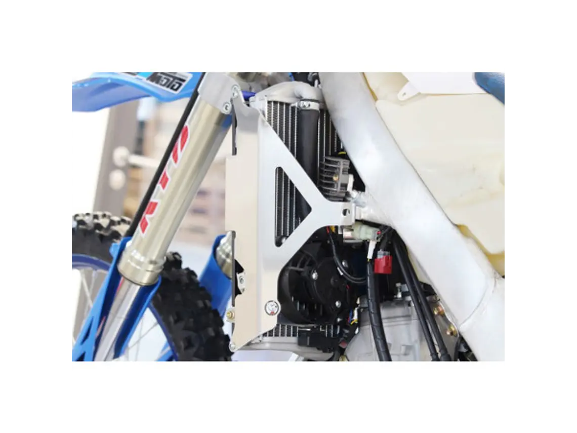 Proteção de Radiador AXP Xtrem Preto TM Racing EN125Fi 2T / EN144Fi 2T / EN250 ES 2T / EN250Fi ES 2T / EN300 ES 2T / EN300Fi ES 2T 2022 6