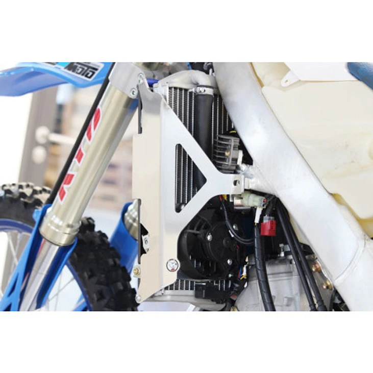 Proteção de Radiador AXP Xtrem Preto TM Racing EN125Fi 2T / EN144Fi 2T / EN250 ES 2T / EN250Fi ES 2T / EN300 ES 2T / EN300Fi ES 2T 2022 6