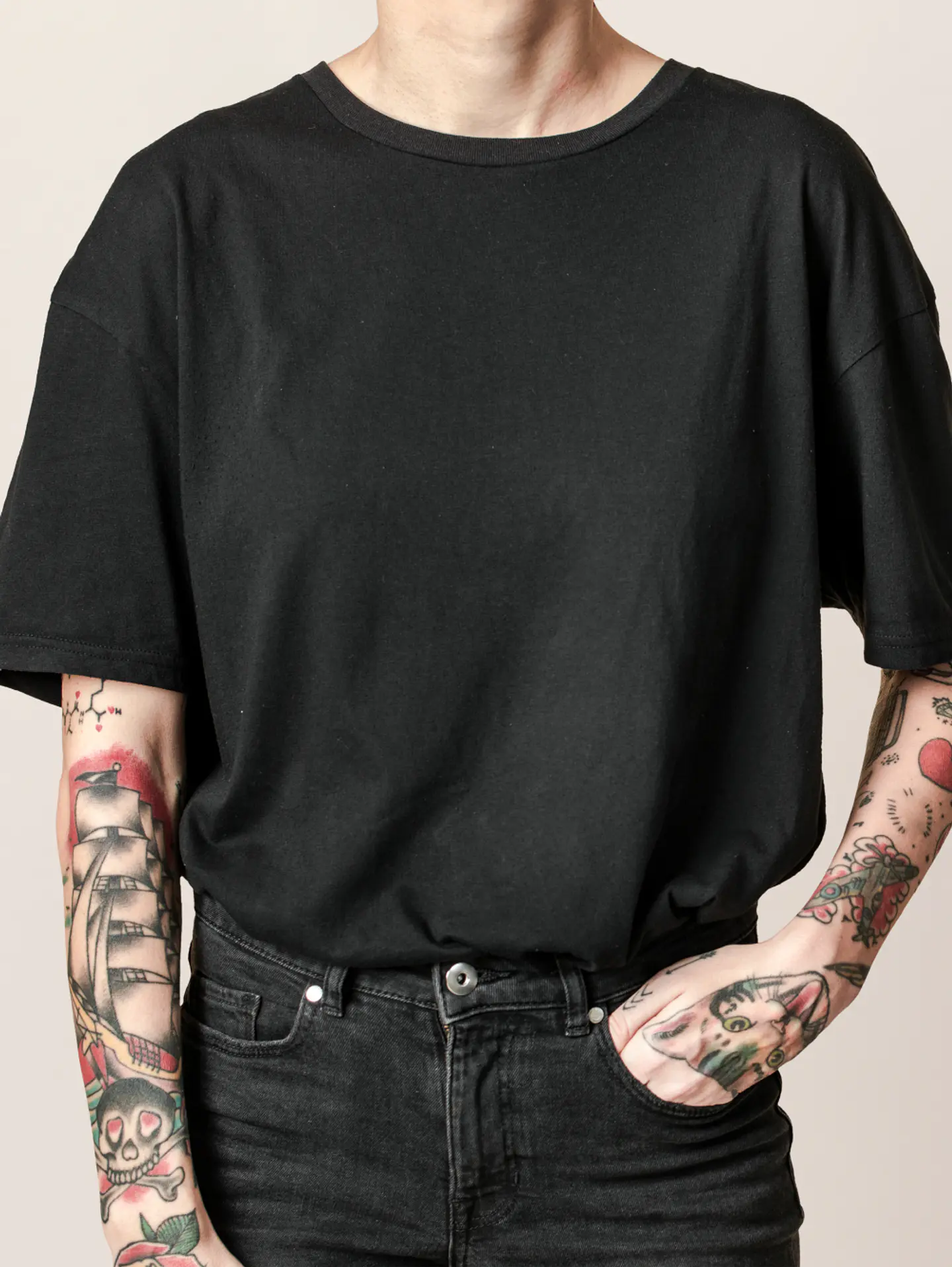 Boxy Black Tee 3