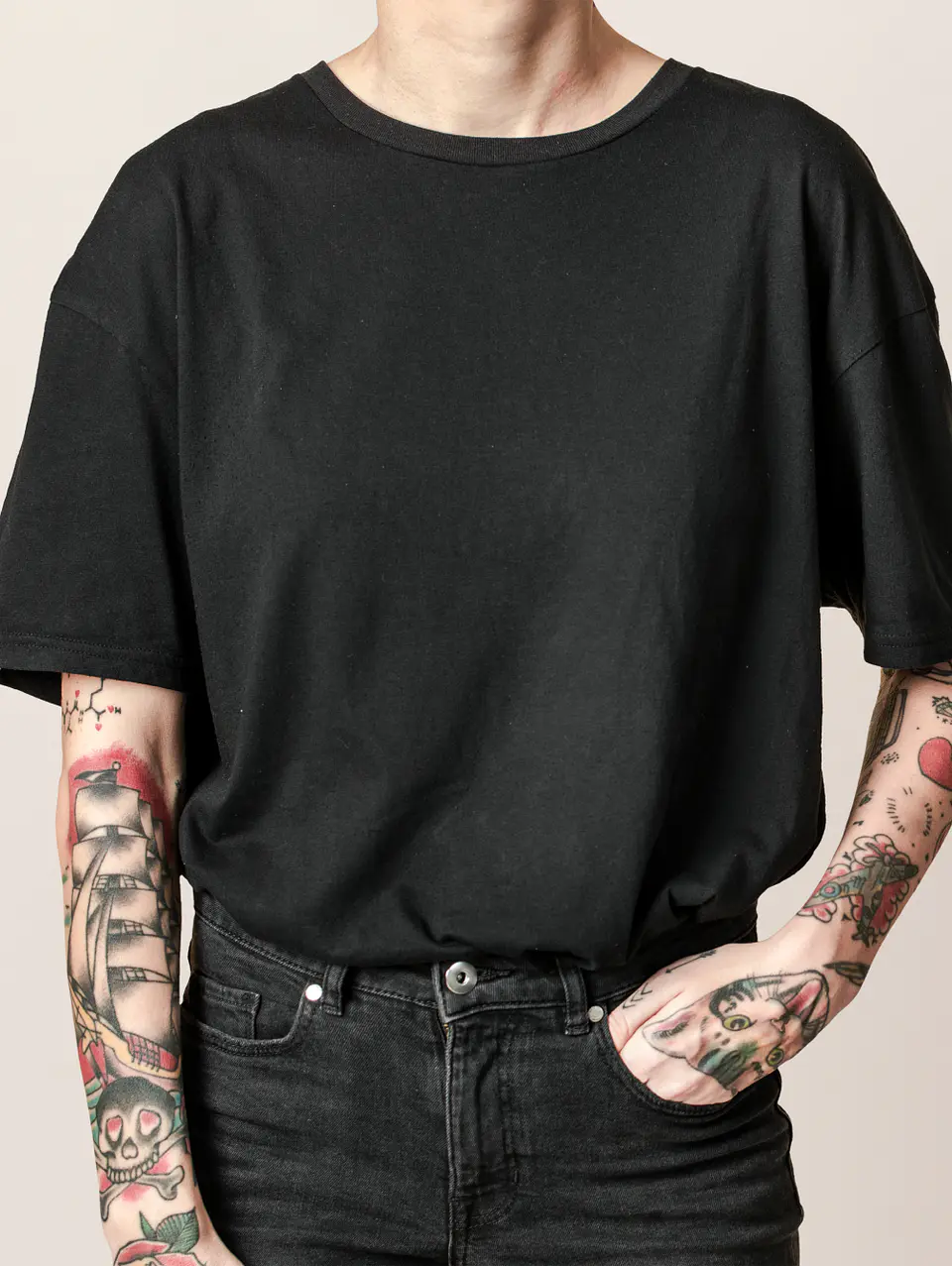 Boxy Black Tee 3