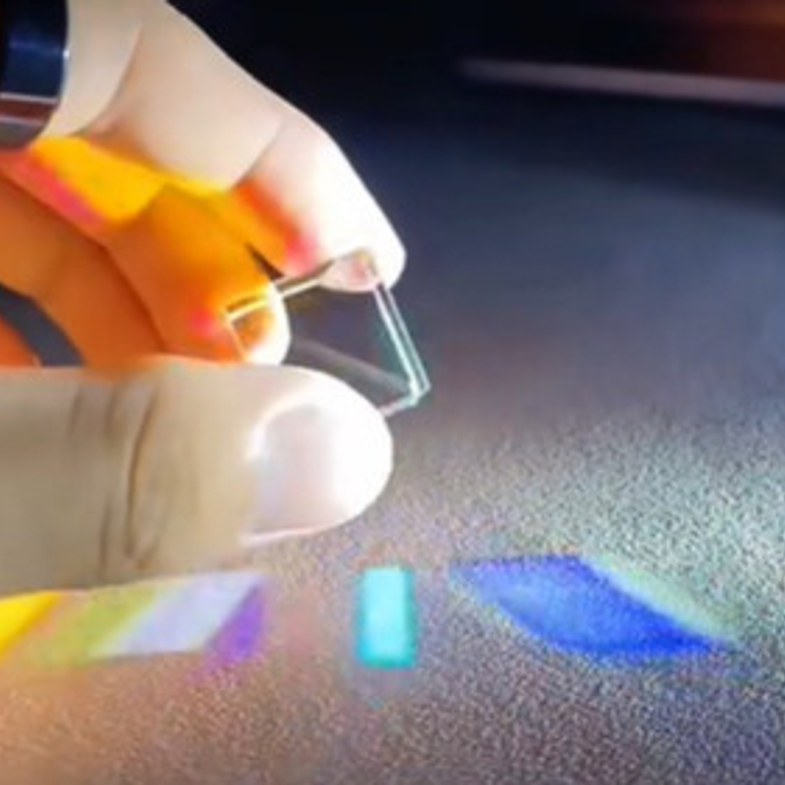 Cristal Arcoiris Cubo Refracción Luz Ciencia Prisma 15x15mm 2