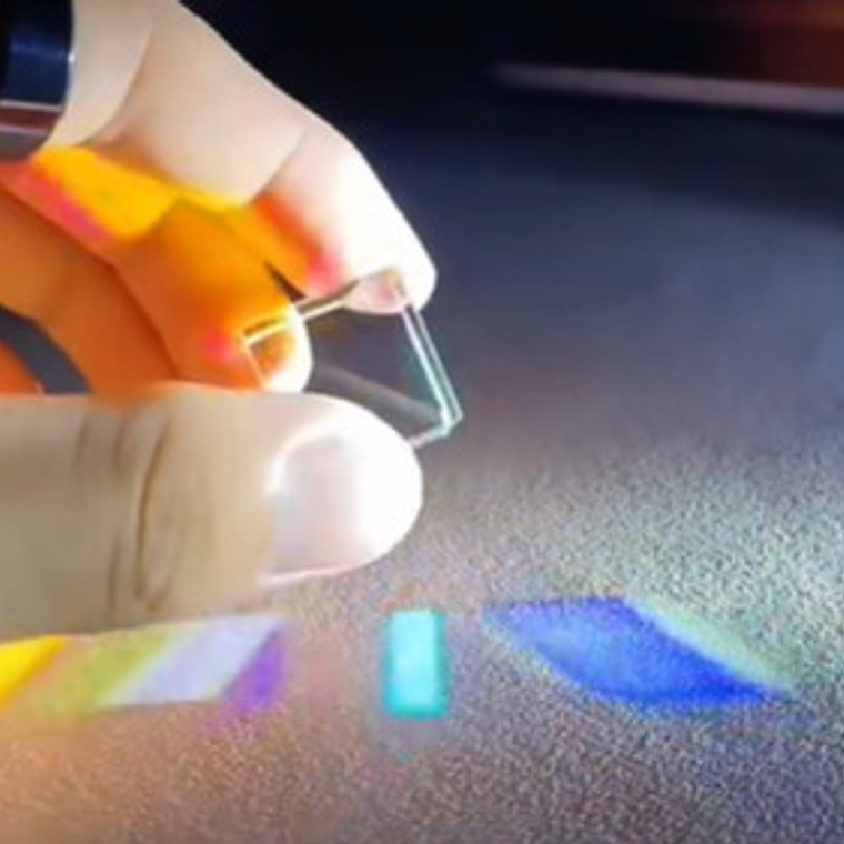 Cristal Arcoiris Cubo Refracción Luz Ciencia Prisma 15x15mm 2