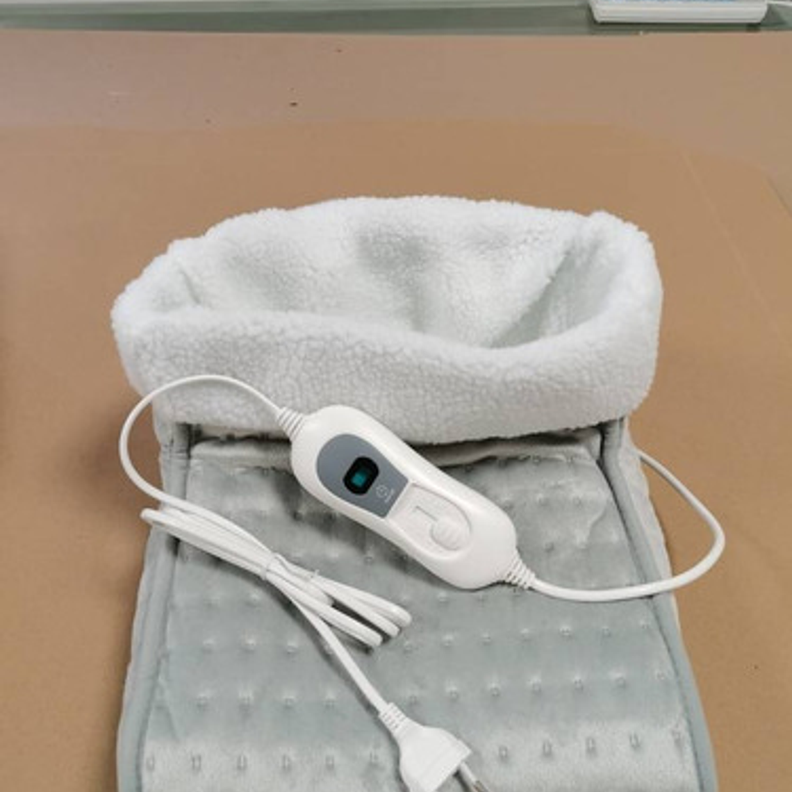 Calienta Pies Suave Sherpa Premium Único Con Mando Y En Caja 2
