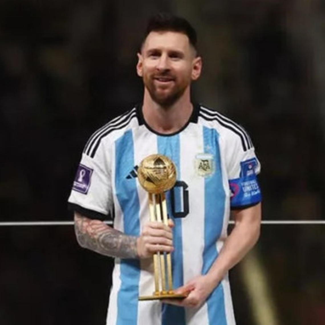 Trofeo Mejor Jugador Del Mundial Qatar 2022 Messi 32cm 3