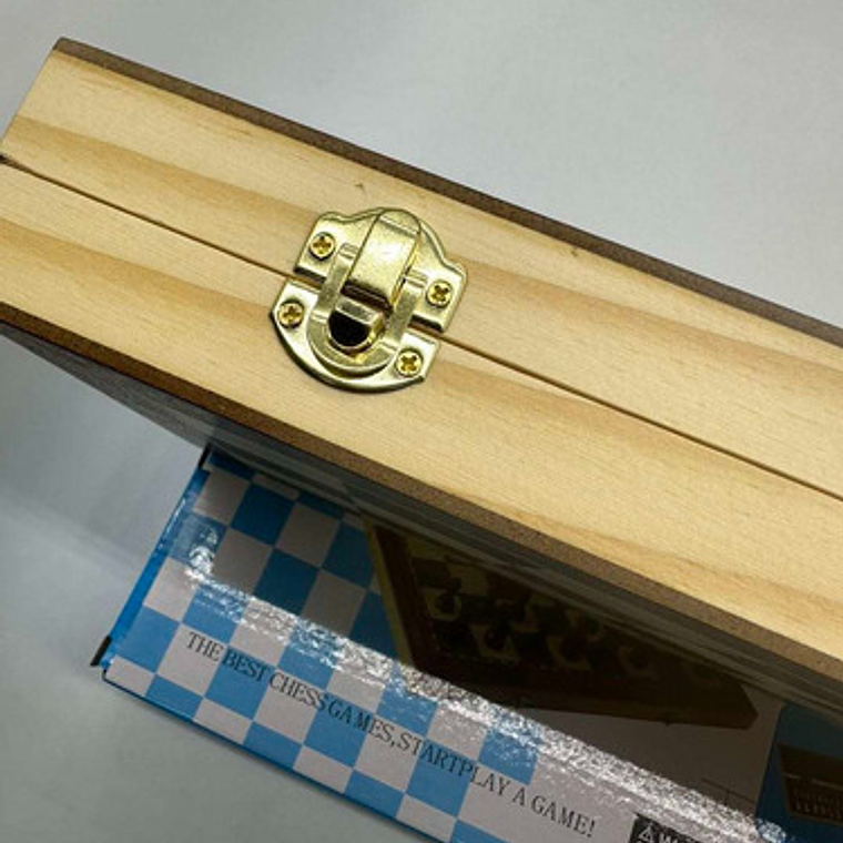 Tablero De Ajedrez Madera Tallado 40x40cm Magnético Portable 9