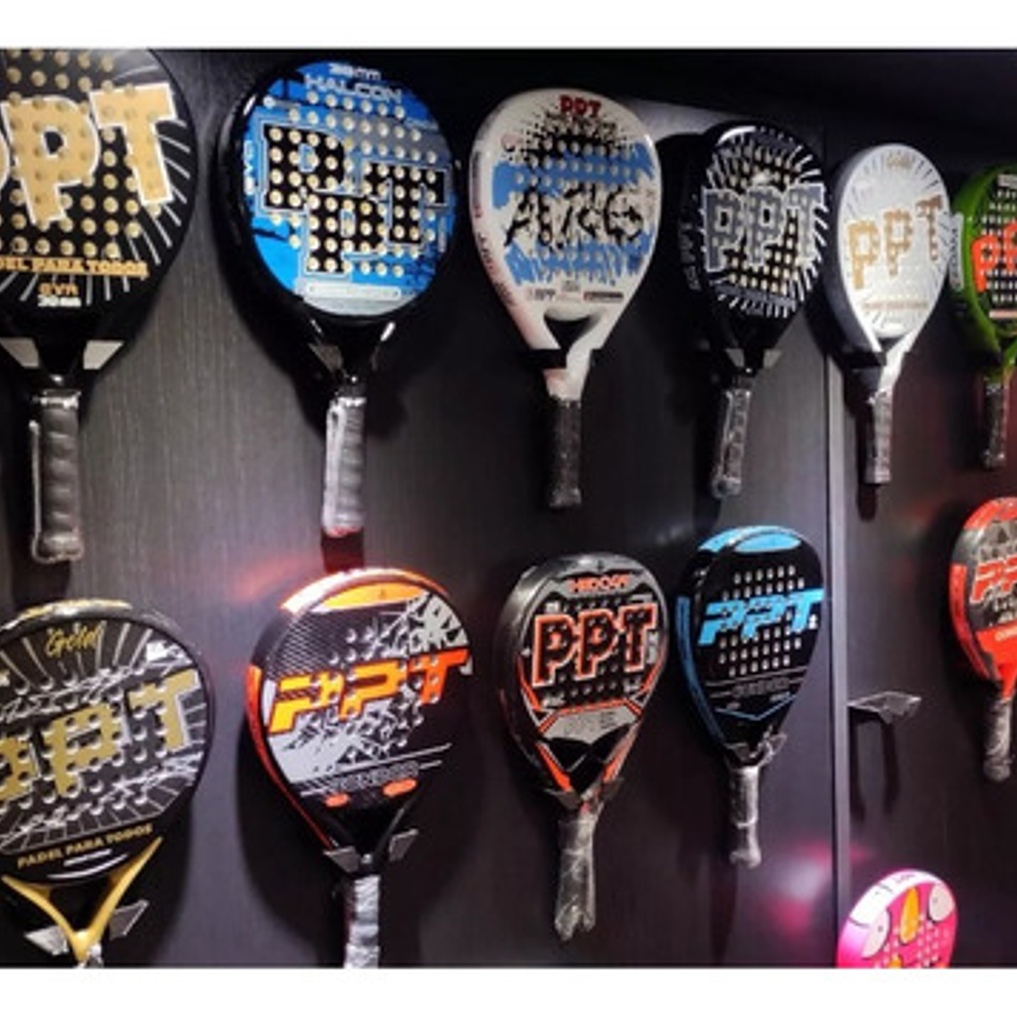 Soporte De Pared Pala Pádel Ergonómico Unidad Santiago 2