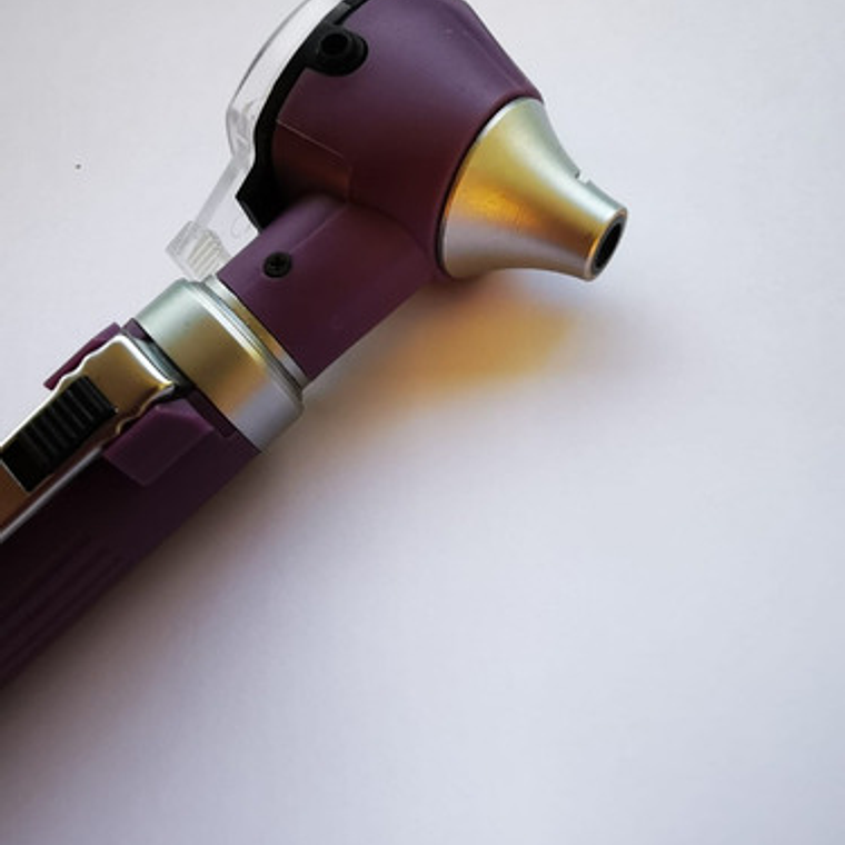 Otoscopio Led Optica +10 Conos Medico Reflejo Examen Colores 21