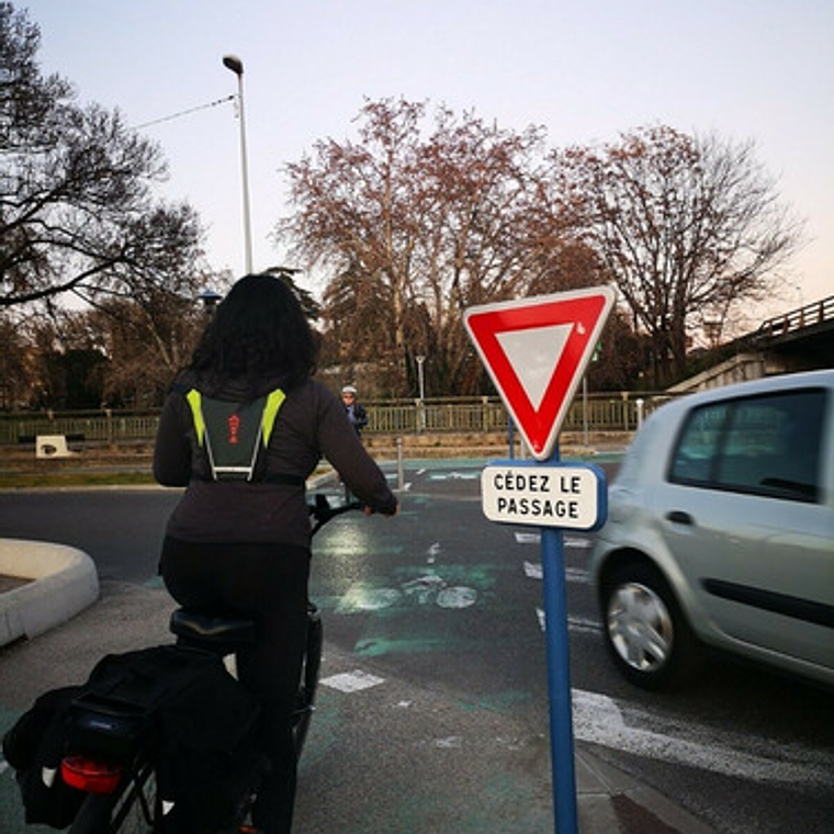 Arnés Led Mochila Chaleco Con Control Bicicleta Santiago 9