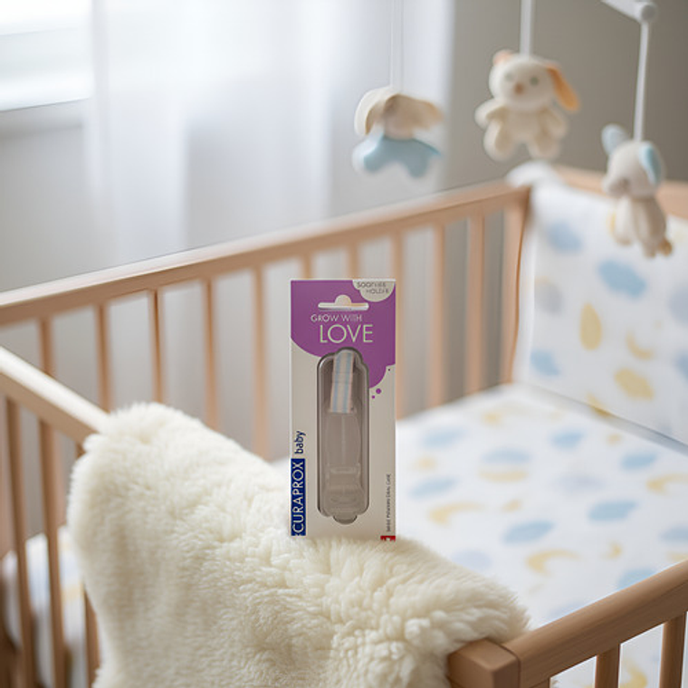 Set Chupete Fisiológico Bebés Curaprox + Sujetador Comodidad 2