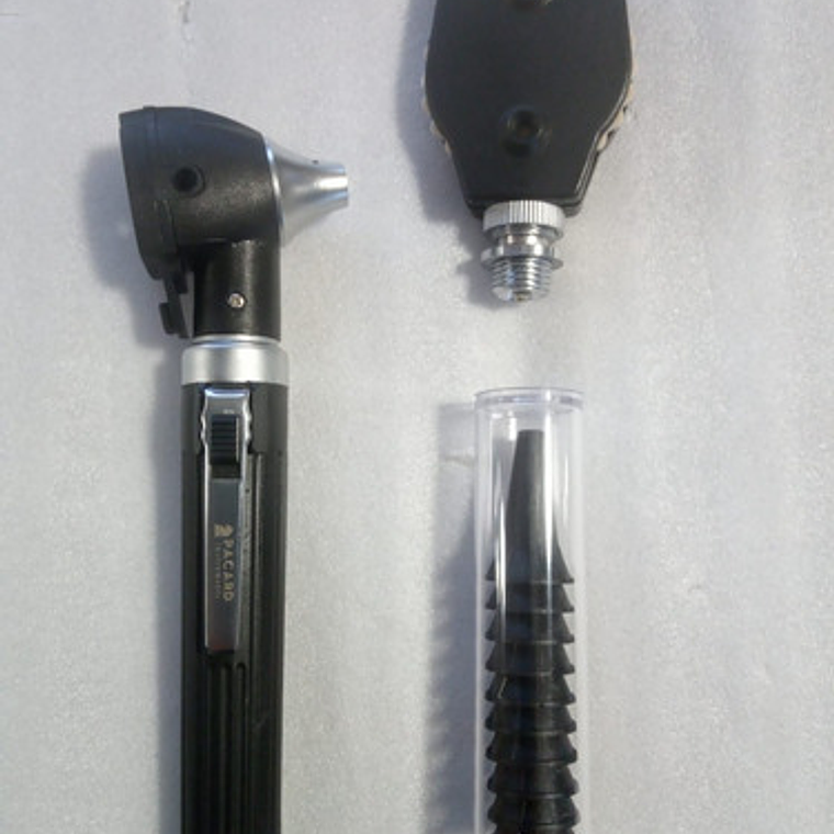 Otoscopio Y Oftalmoscopio Set Medico Reflejo Santiago Full 9