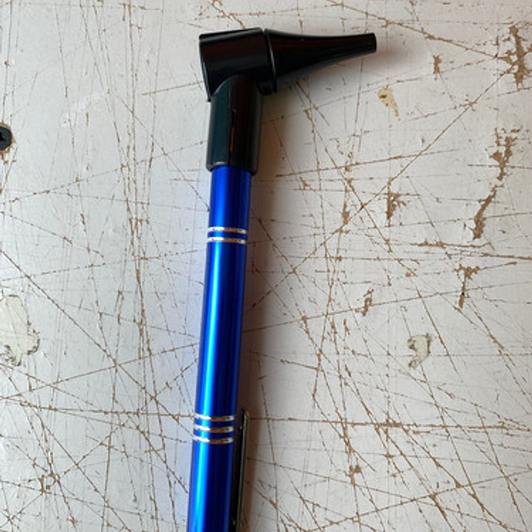 Otoscopio Médico Set  Xl + Conos 2 Pilas Único C/ Estuche 9