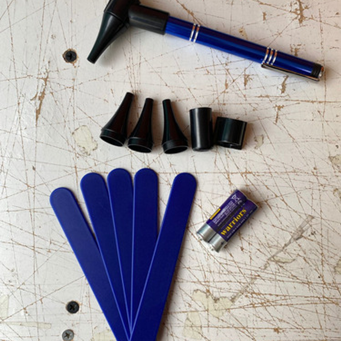 Otoscopio Médico Set Xl + Conos 2 Pilas Único C/ Estuche Color Azul 5